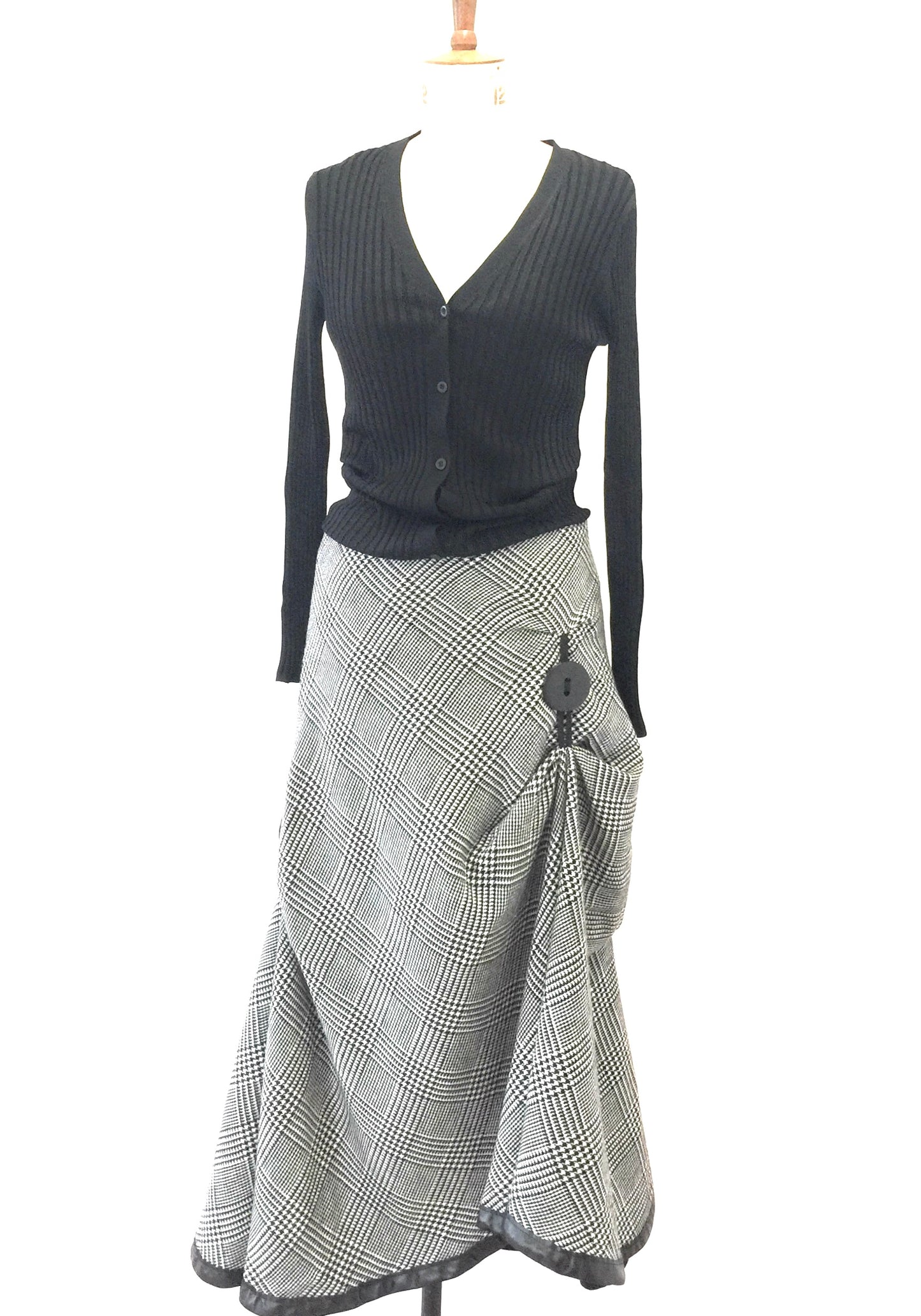 Couture wool check skirt. Long Flamenco style skirt with pleats
